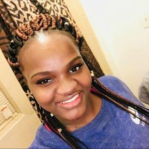 Meet your Posher, Johnette